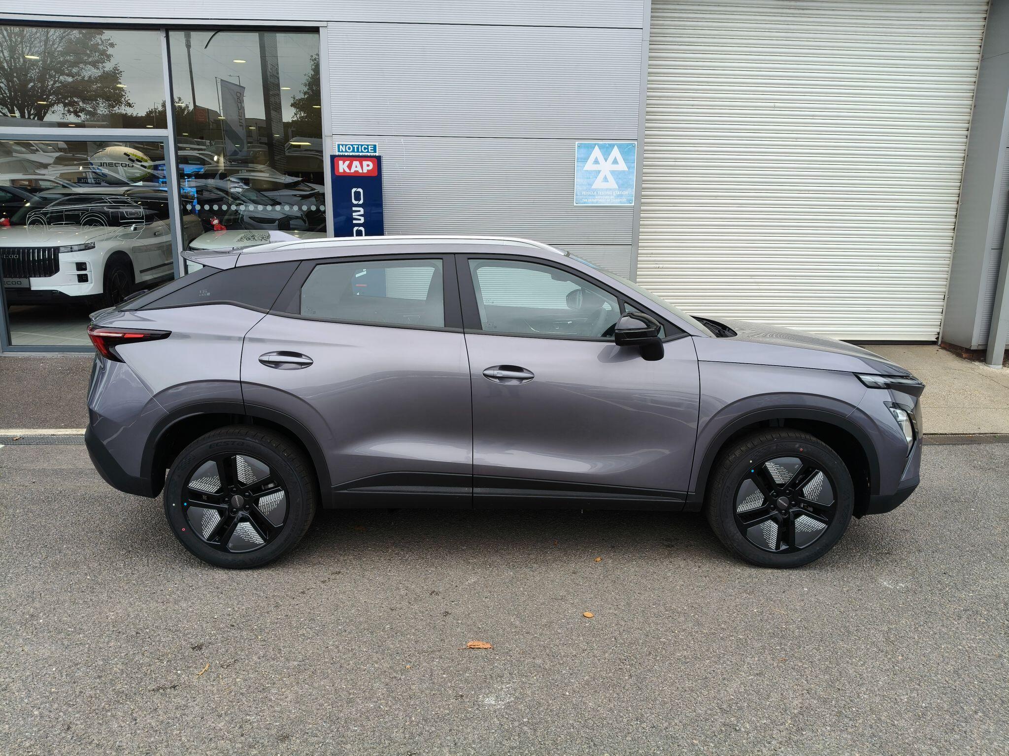 Large vehicle image